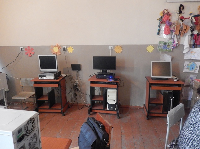 Library of Ashtarak N2 school 1