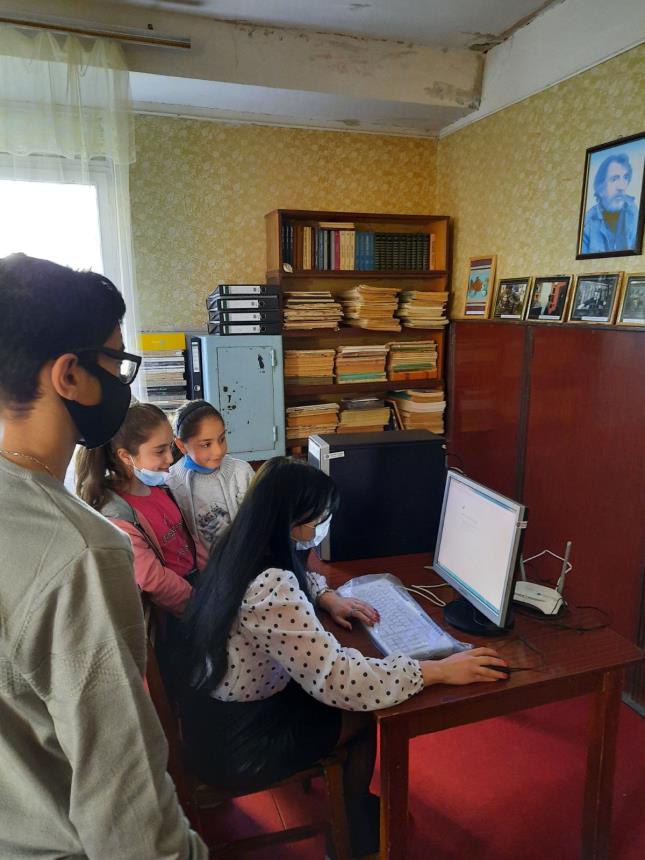 Hrazdan Art School after Kostan Zaryan